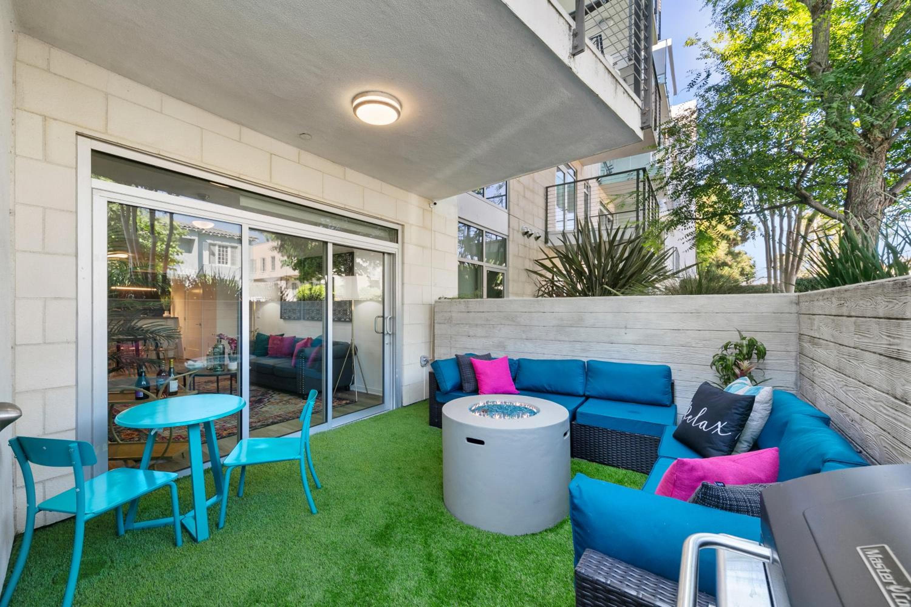 Photograph supplied for Fairfax District Chic City Oasis 2 BR Apt with Den 136