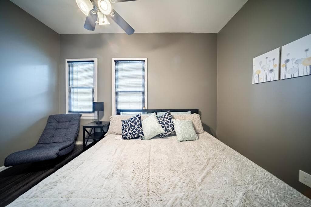 Photograph supplied for Walkable Little Italy 2BR King Bed Near CWRU & Cleveland Clinic