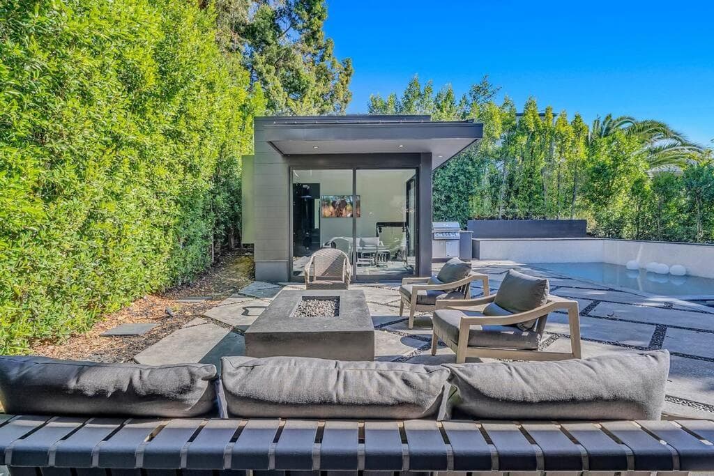 Photograph supplied for 5BRM 6Bath Off Sunset in WeHo Villa