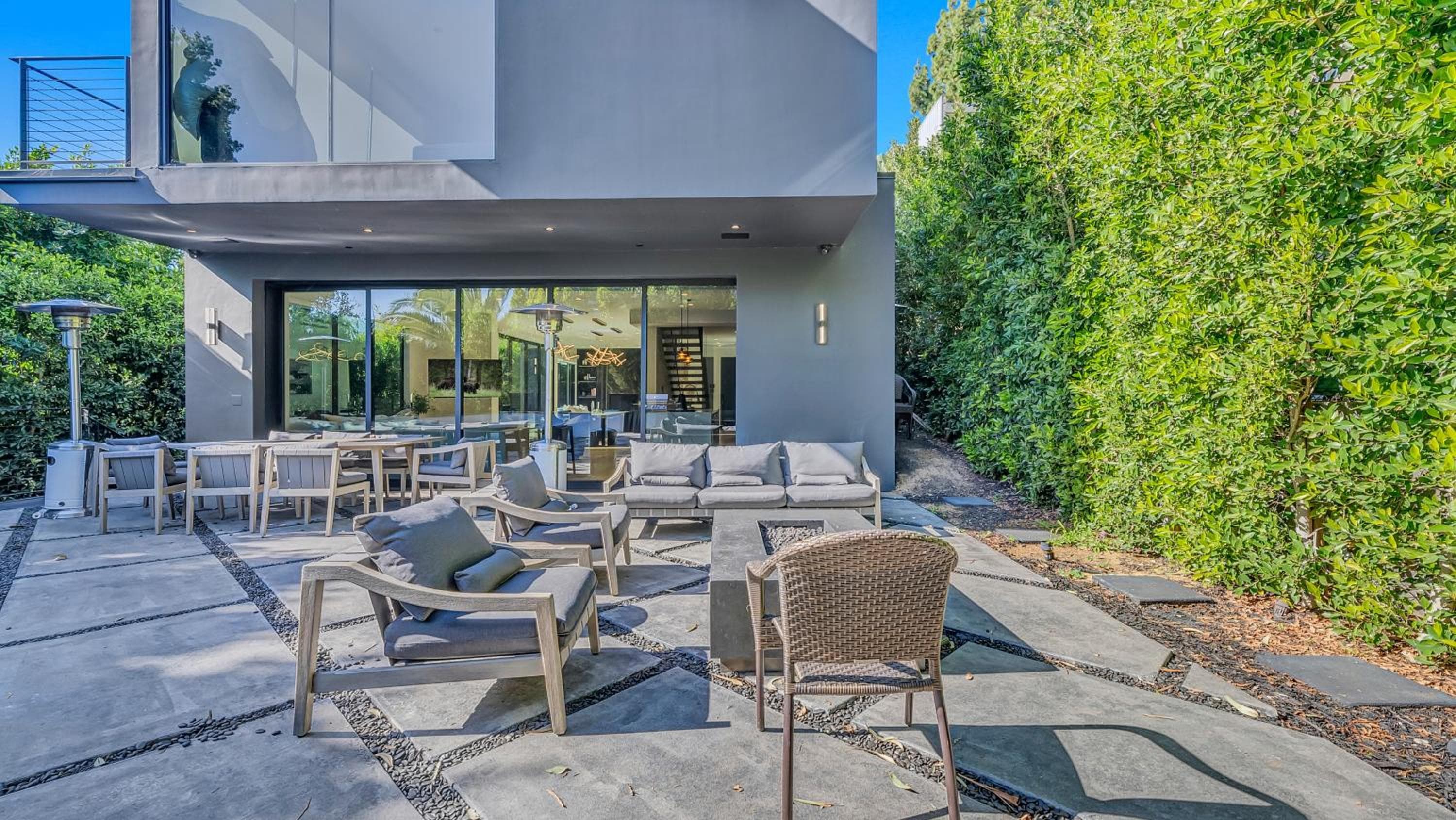 Photograph supplied for 5BRM 6Bath Off Sunset in WeHo Villa
