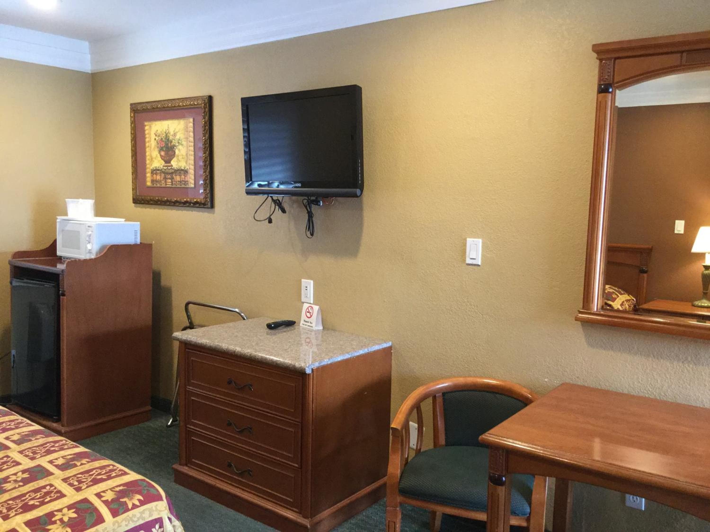 Photograph supplied for Beverly Inn