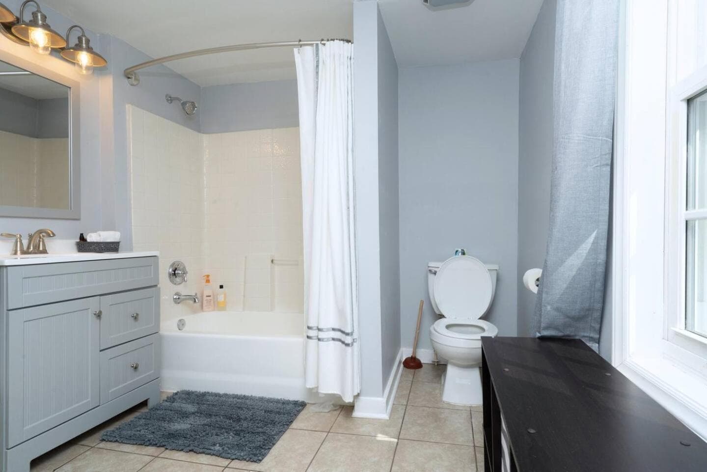 Photograph supplied for Renovated 3 bedroom close to downtown!