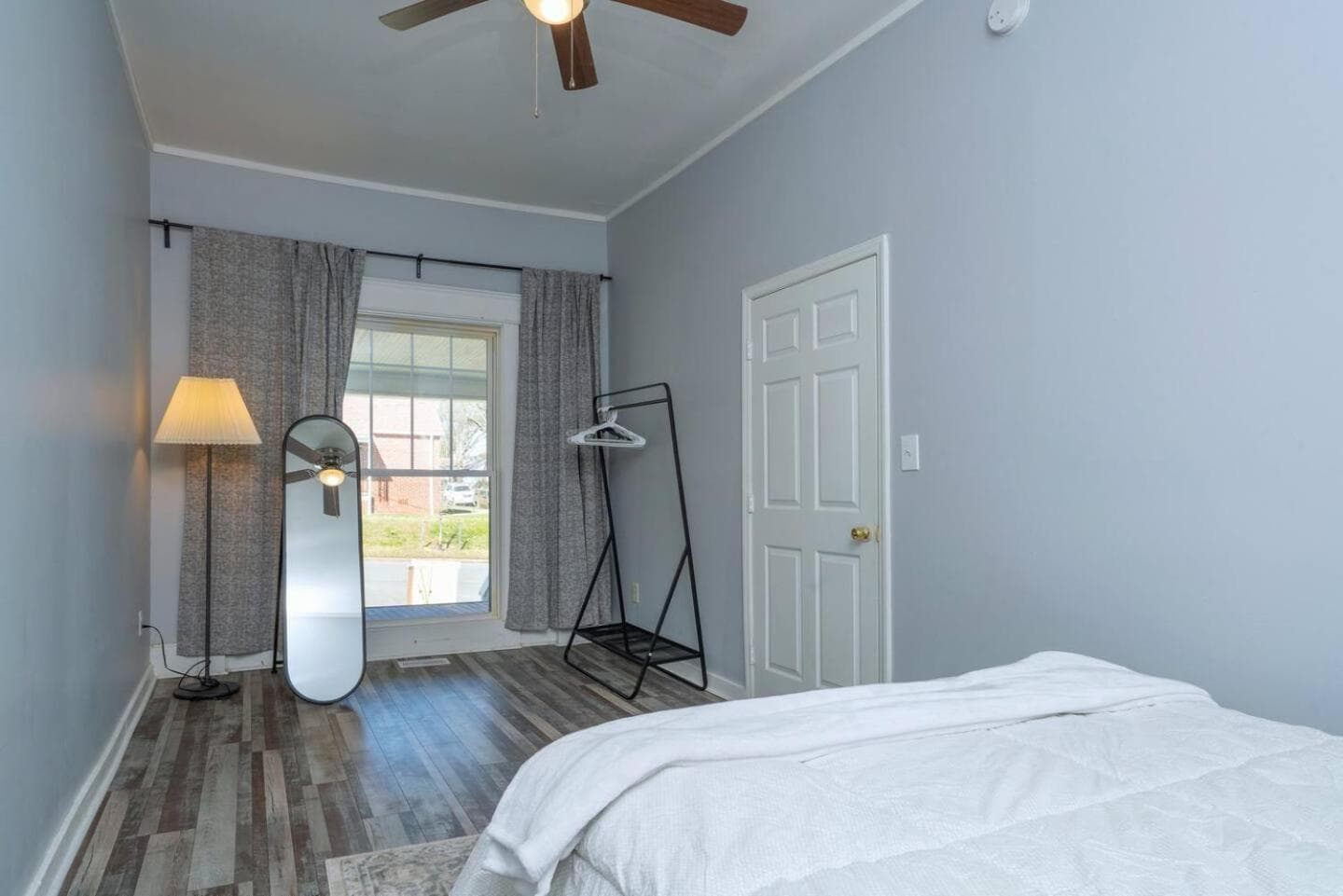 Photograph supplied for Renovated 3 bedroom close to downtown!
