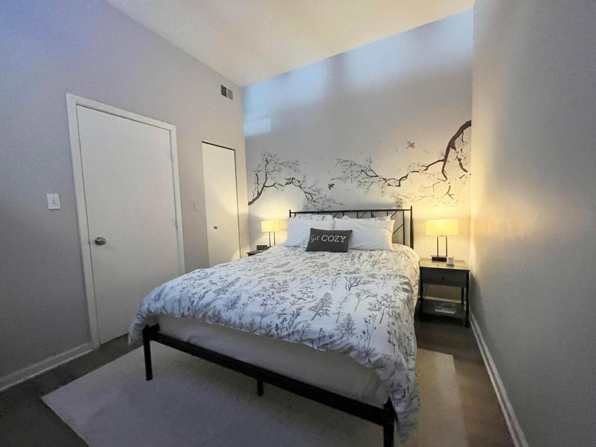 Photograph supplied for Downtown Cleveland -modern First Floor Unit