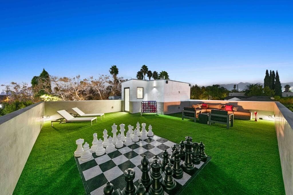 Photograph supplied for Hollywood Hills 5 BR Villa, Pool, Rooftop, Parking