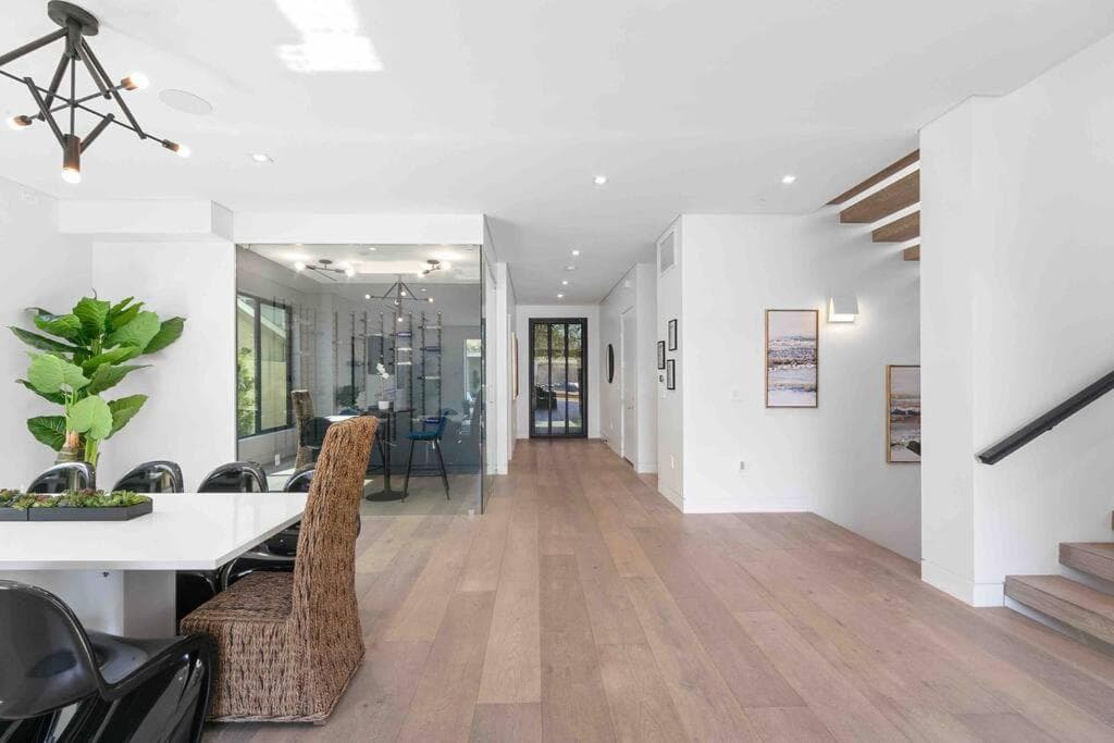 Photograph supplied for Hollywood Hills 5 BR Villa, Pool, Rooftop, Parking