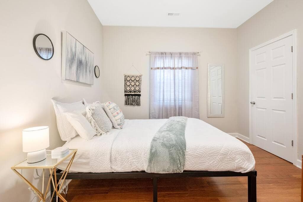 Photograph supplied for * Lux Modern Retreat * Downtown * King Beds *