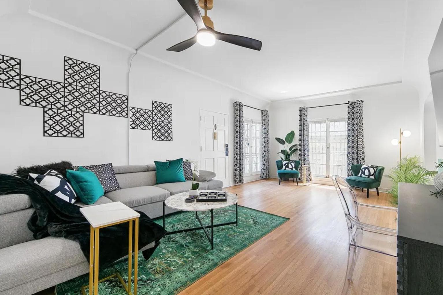 Photograph supplied for Cozy Clark Retreat near Beverly Hills Parking, Laundry, Parking