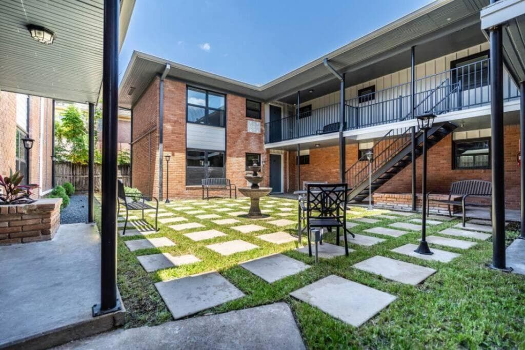 Photograph supplied for Houston FIFA Apartment - 11
