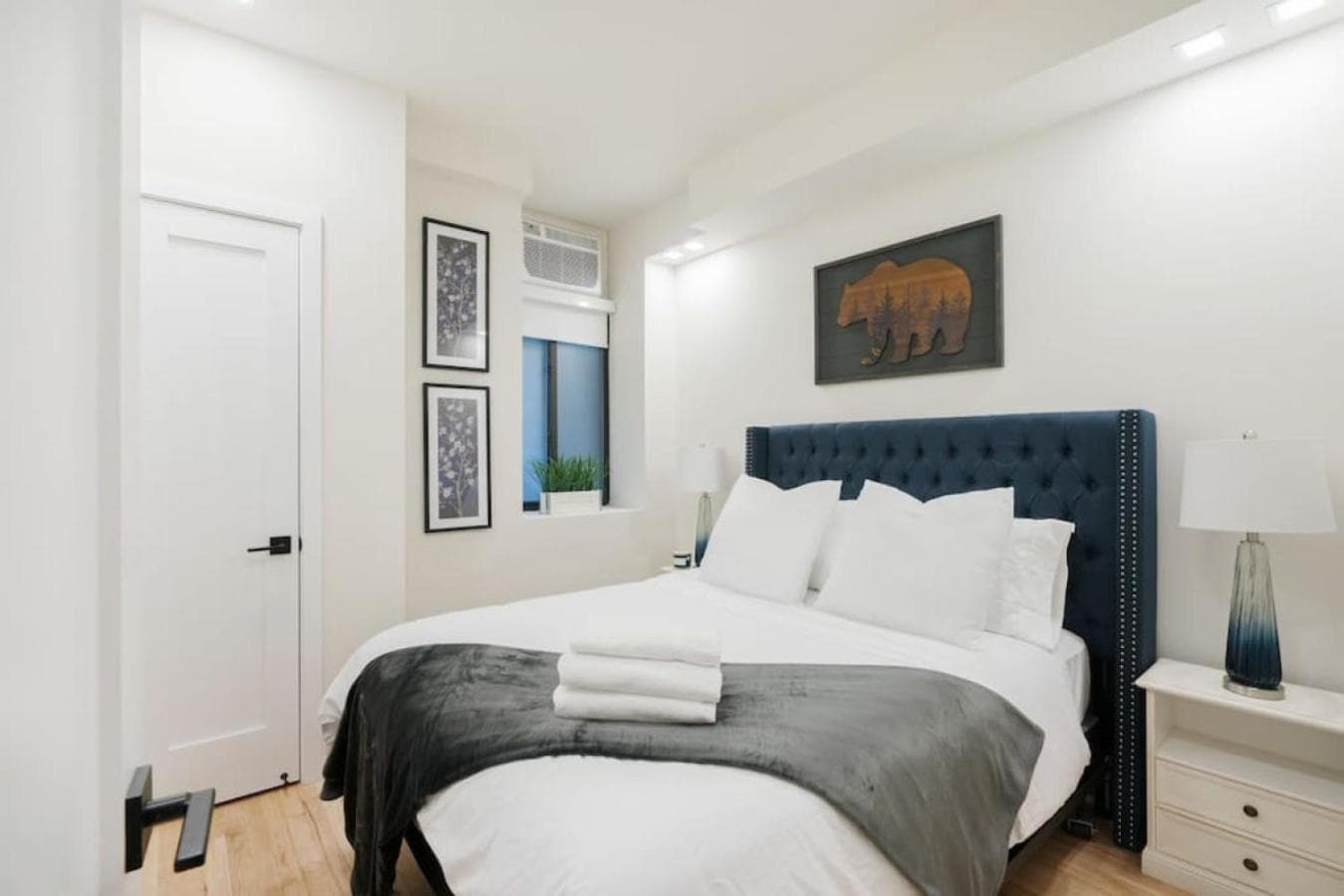 Photograph supplied for Luxury 2BR Duplex 5min to Central Park