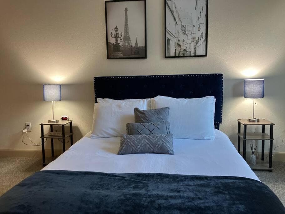 Photograph supplied for Lux 2/2 with Resort Amenities