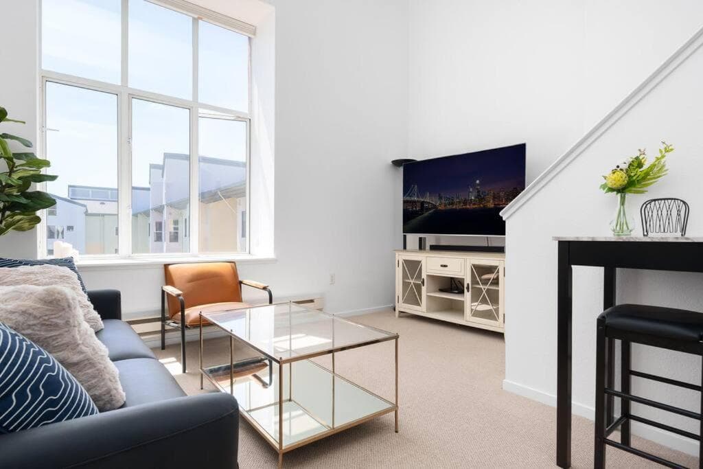 Photograph supplied for Modern Loft in Mission / Hayes Valley with Parking