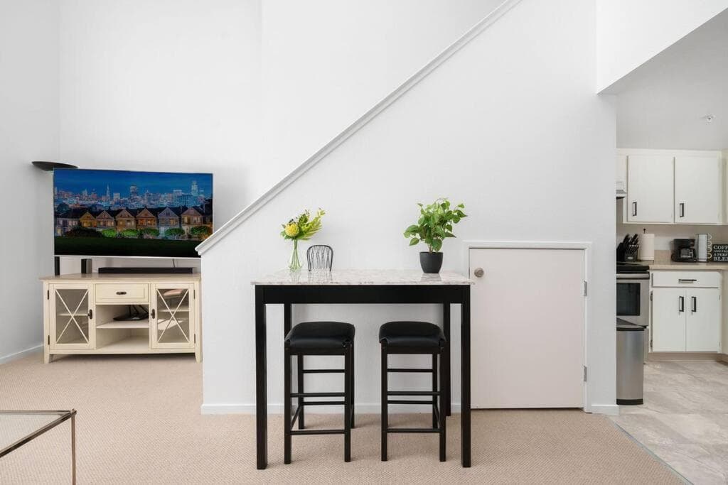 Photograph supplied for Modern Loft in Mission / Hayes Valley with Parking