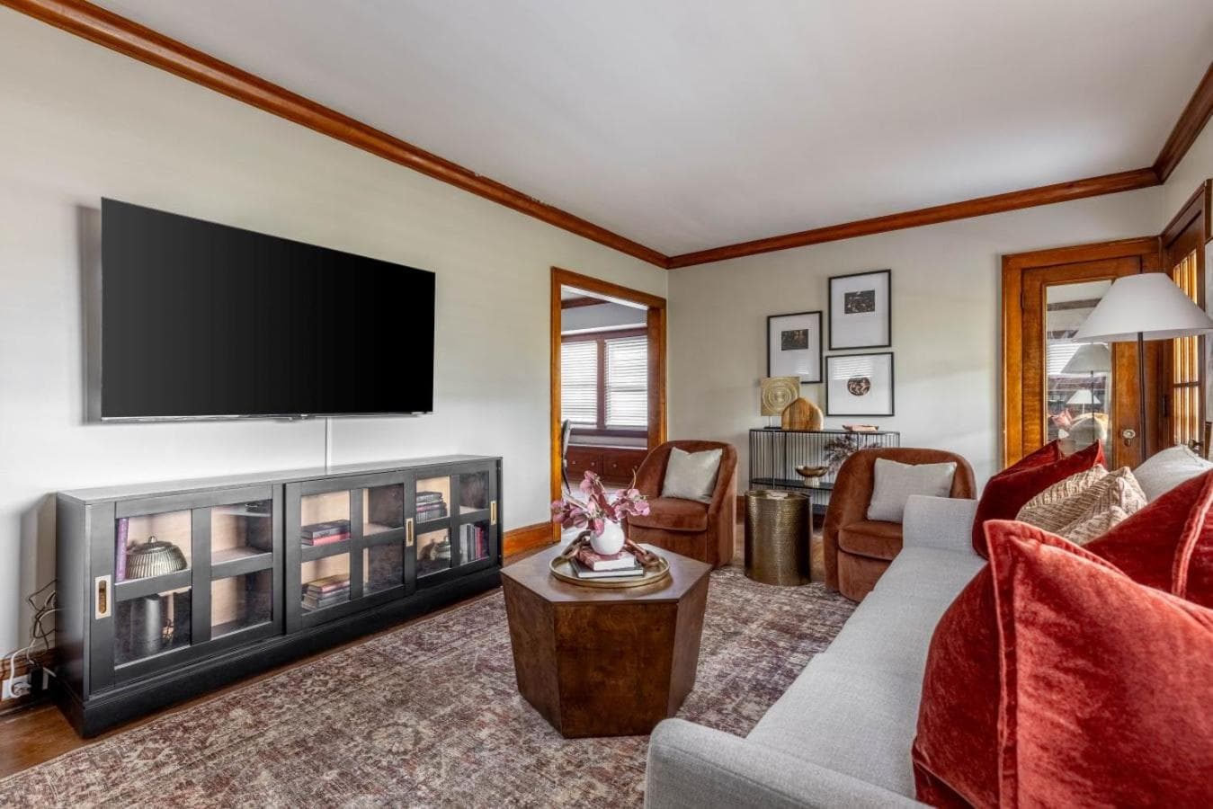 Photograph supplied for Stunning 3BR - Near Cleveland Clinic Main Campus
