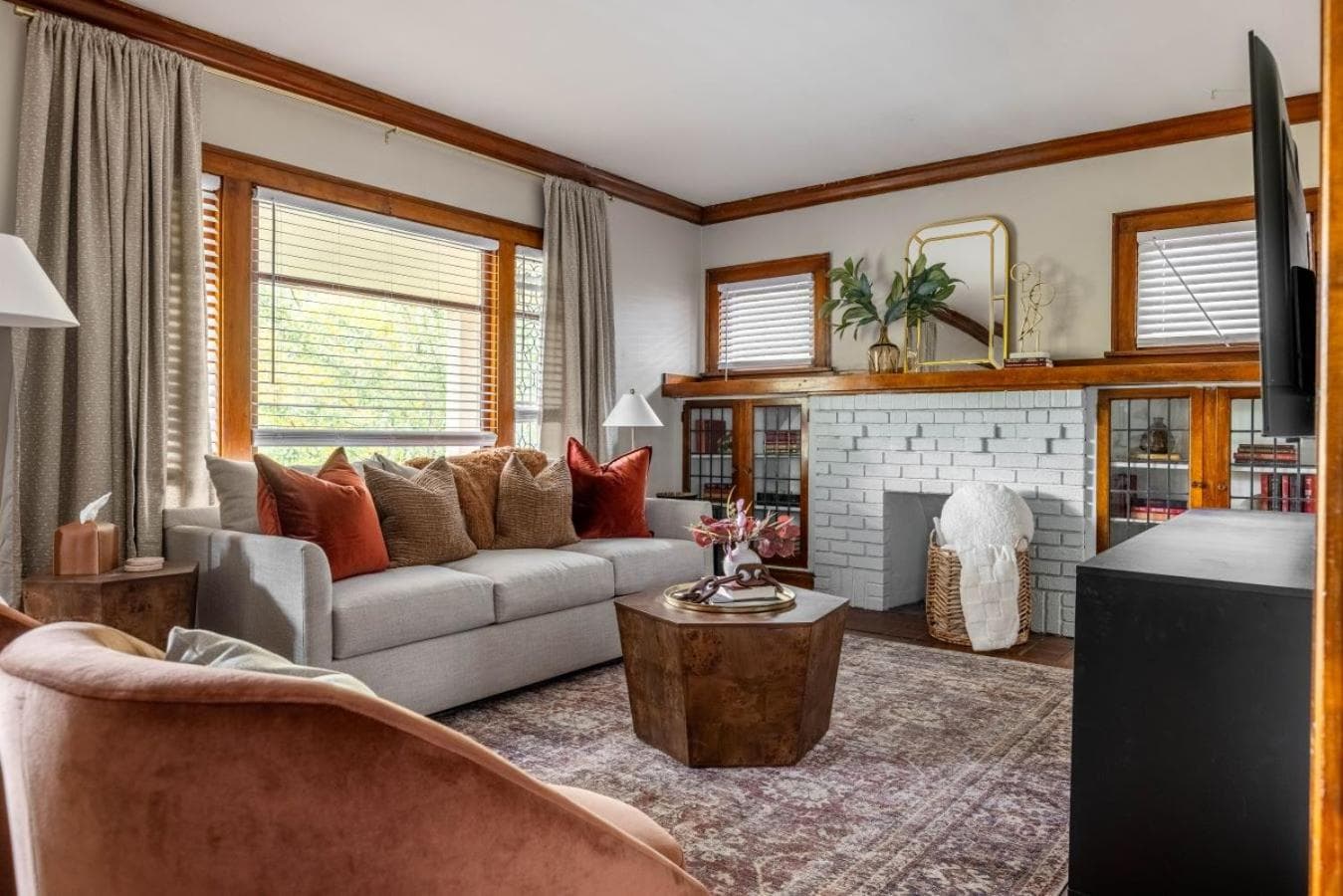 Photograph supplied for Stunning 3BR - Near Cleveland Clinic Main Campus