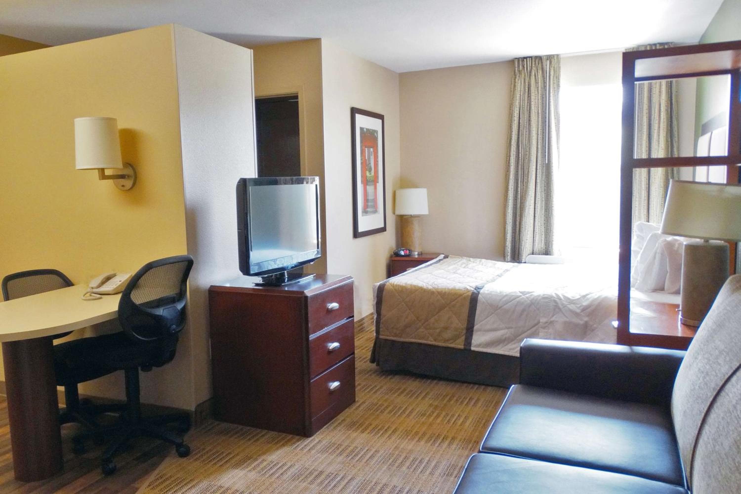 Photograph supplied for Extended Stay America Suites - Houston - Med Ctr - NRG Park - Braeswood Blvd