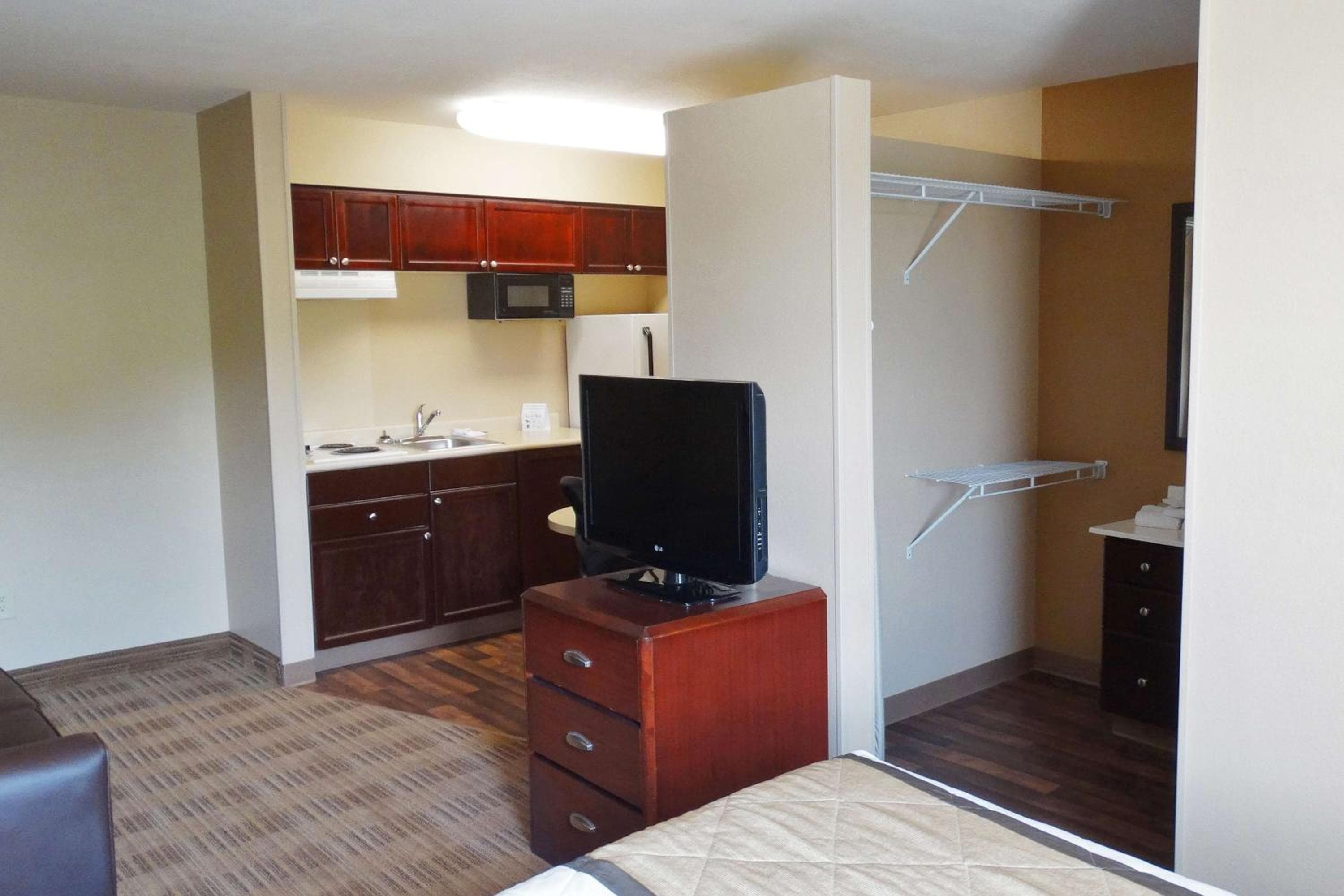 Photograph supplied for Extended Stay America Suites - Houston - Med Ctr - NRG Park - Braeswood Blvd