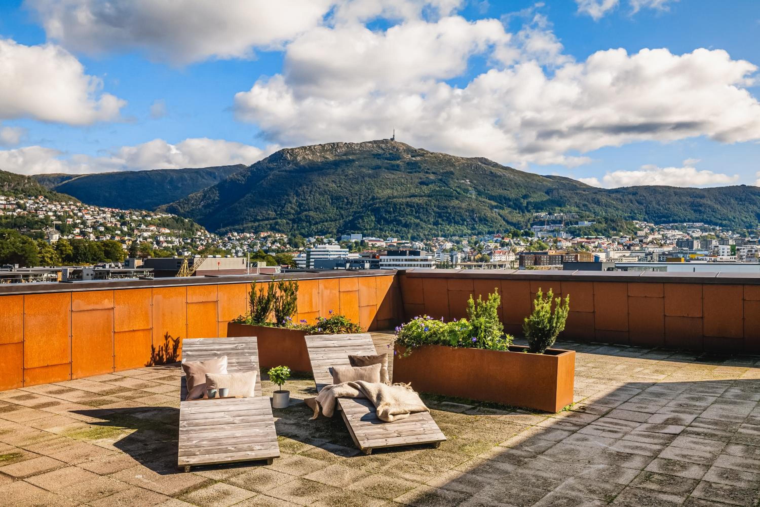 Photograph supplied for Leilighet i topp etasje med flott stor takterrasse