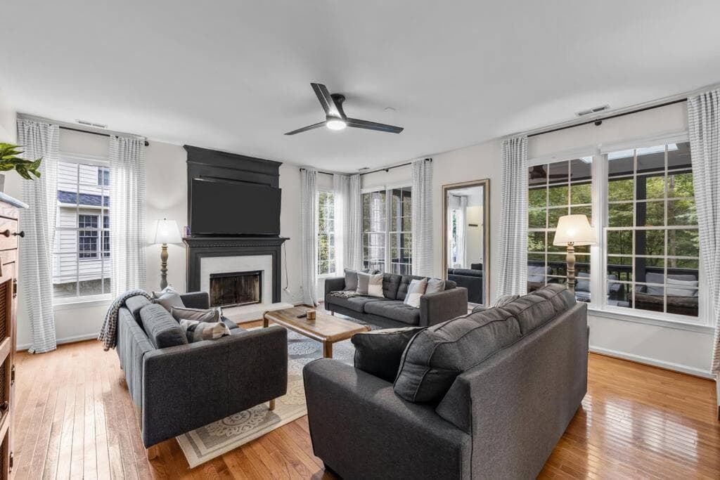 Photograph supplied for Stunning 5 bedroom/3 bath home in Hope Valley Farm