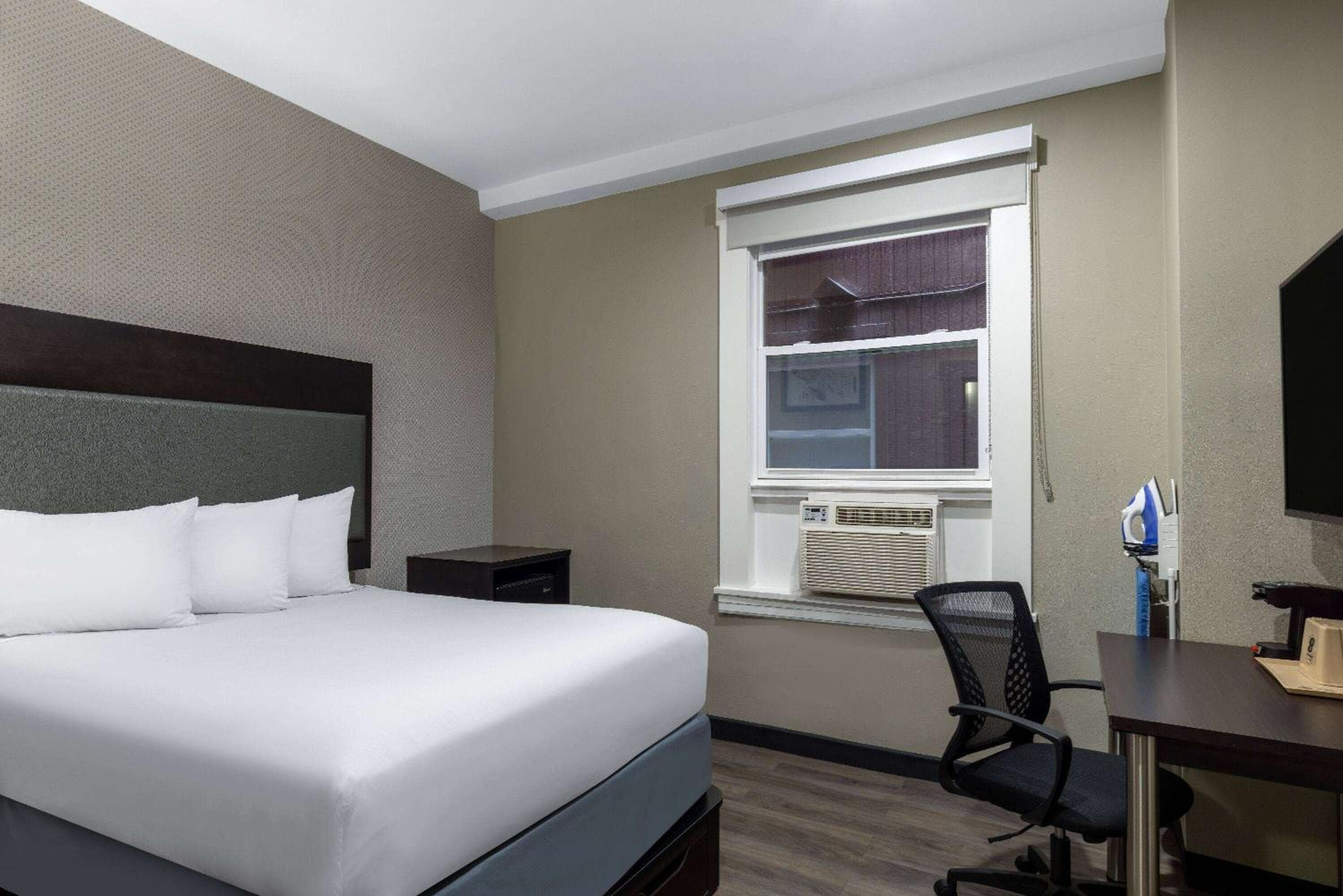 Photograph supplied for Super 8 by Wyndham San Francisco/Union Square Area