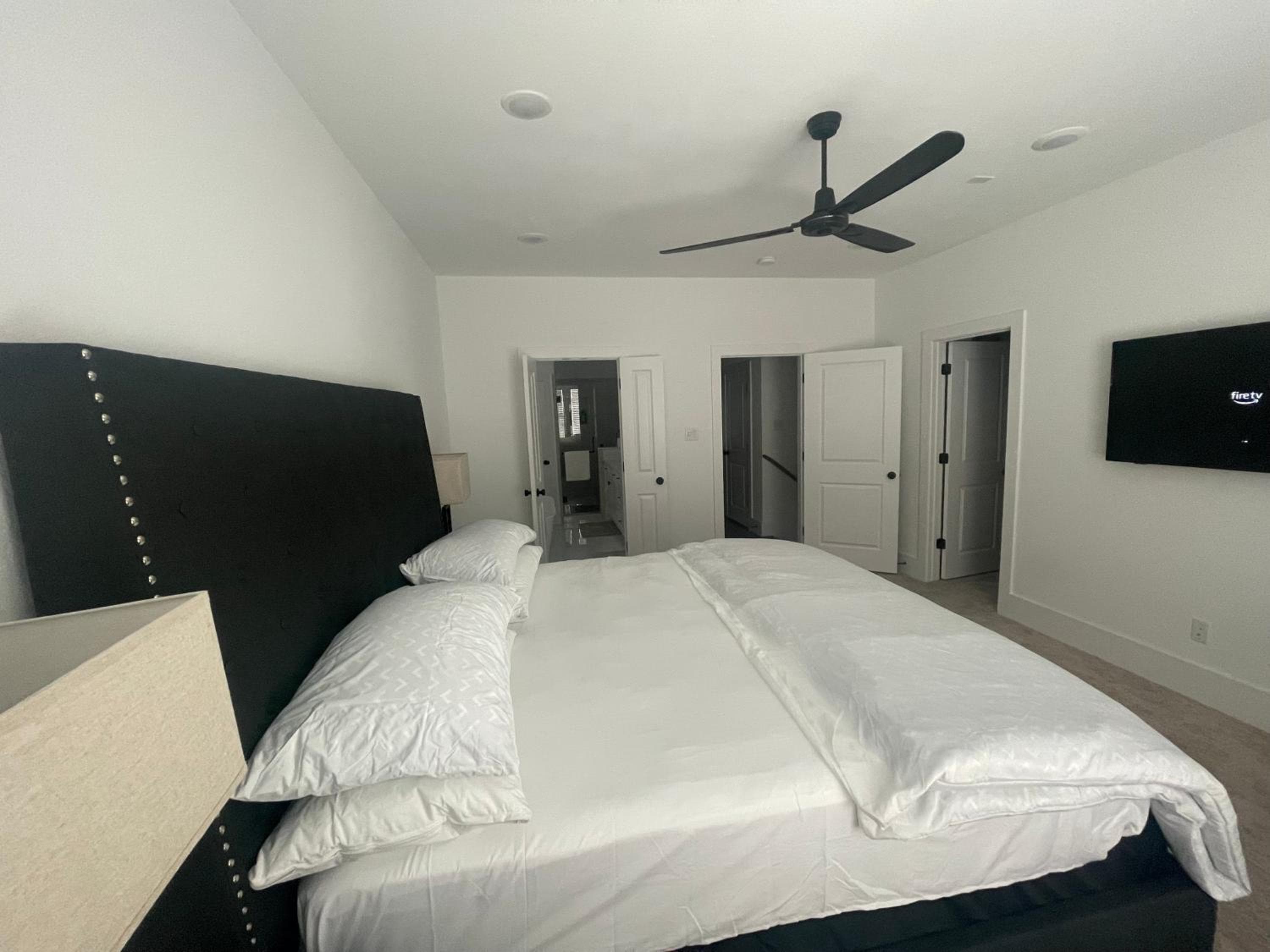 Photograph supplied for Comfortable 3 BR - Heart of Texas Medical Center