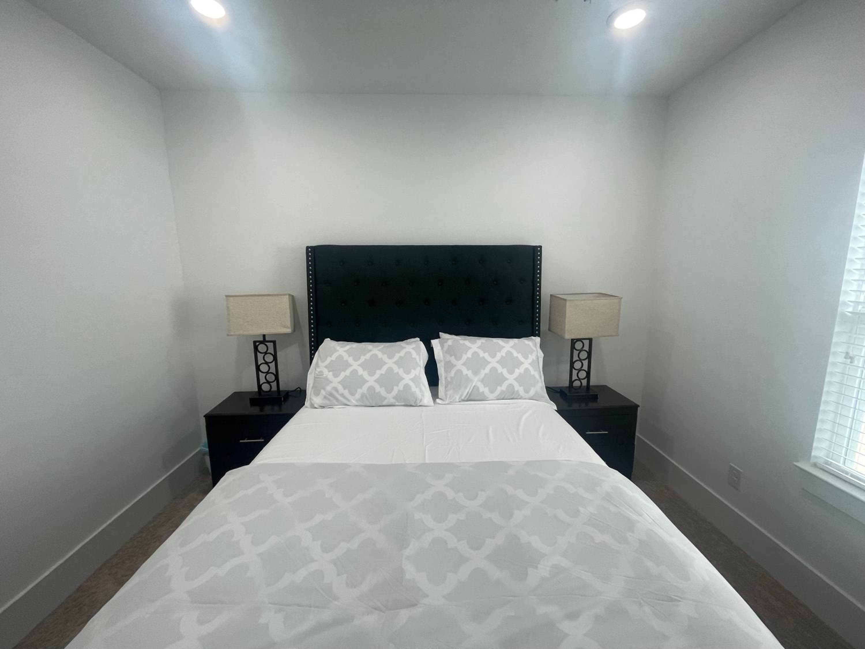 Photograph supplied for Comfortable 3 BR - Heart of Texas Medical Center
