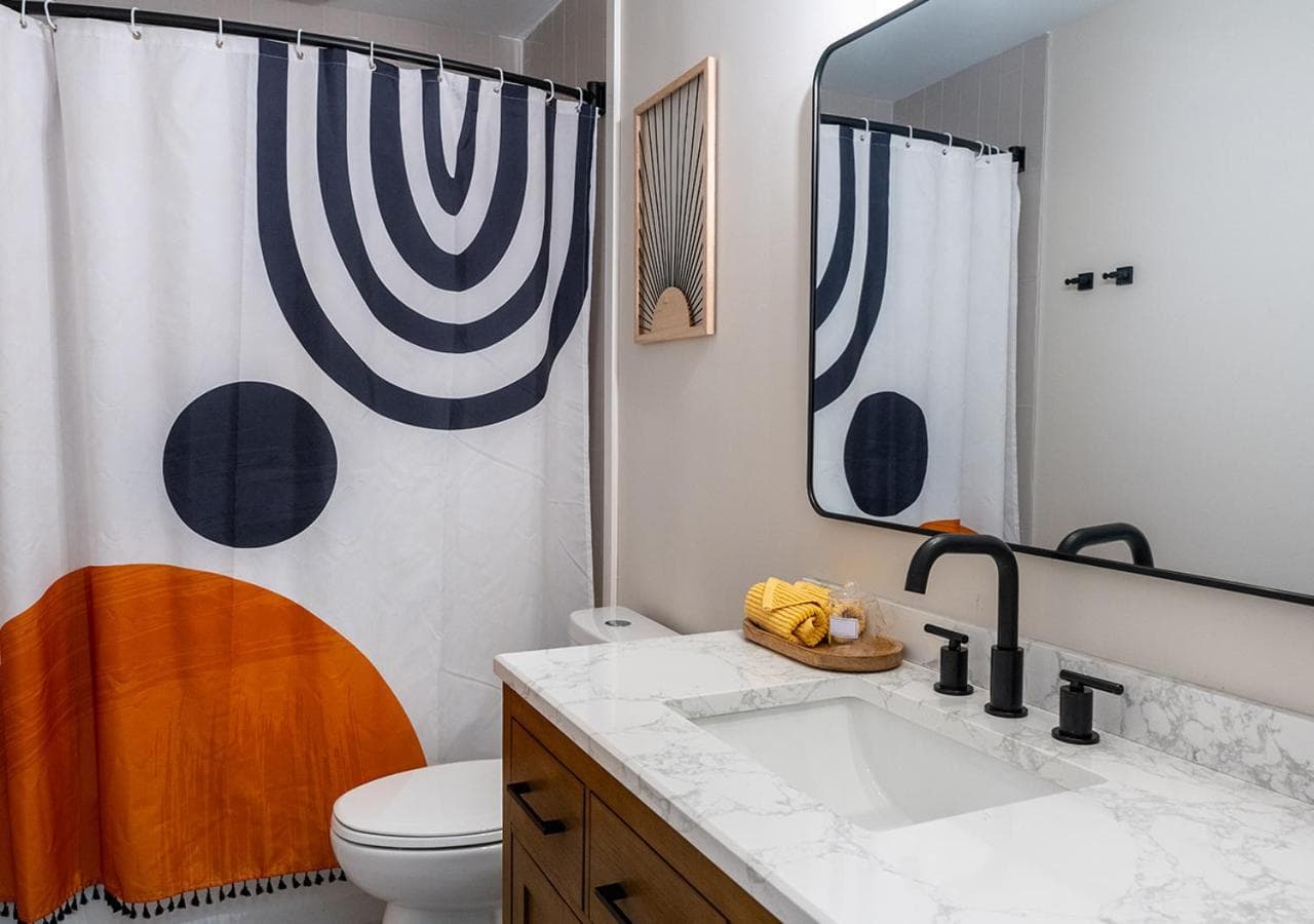 Photograph supplied for 2 BR w/ King Bed Near Duke Campus & Hospital