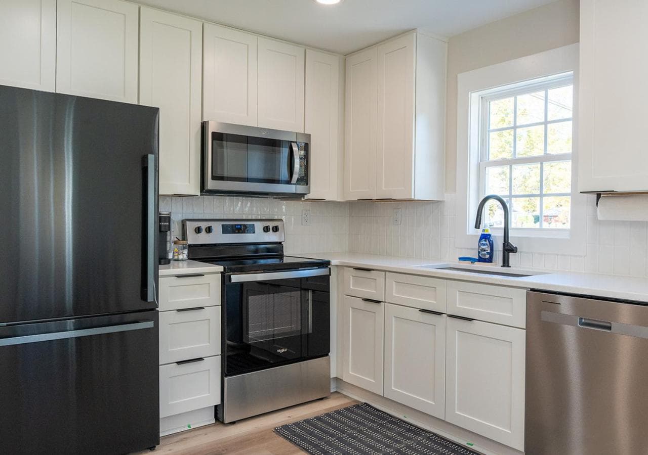Photograph supplied for 2 BR w/ King Bed Near Duke Campus & Hospital