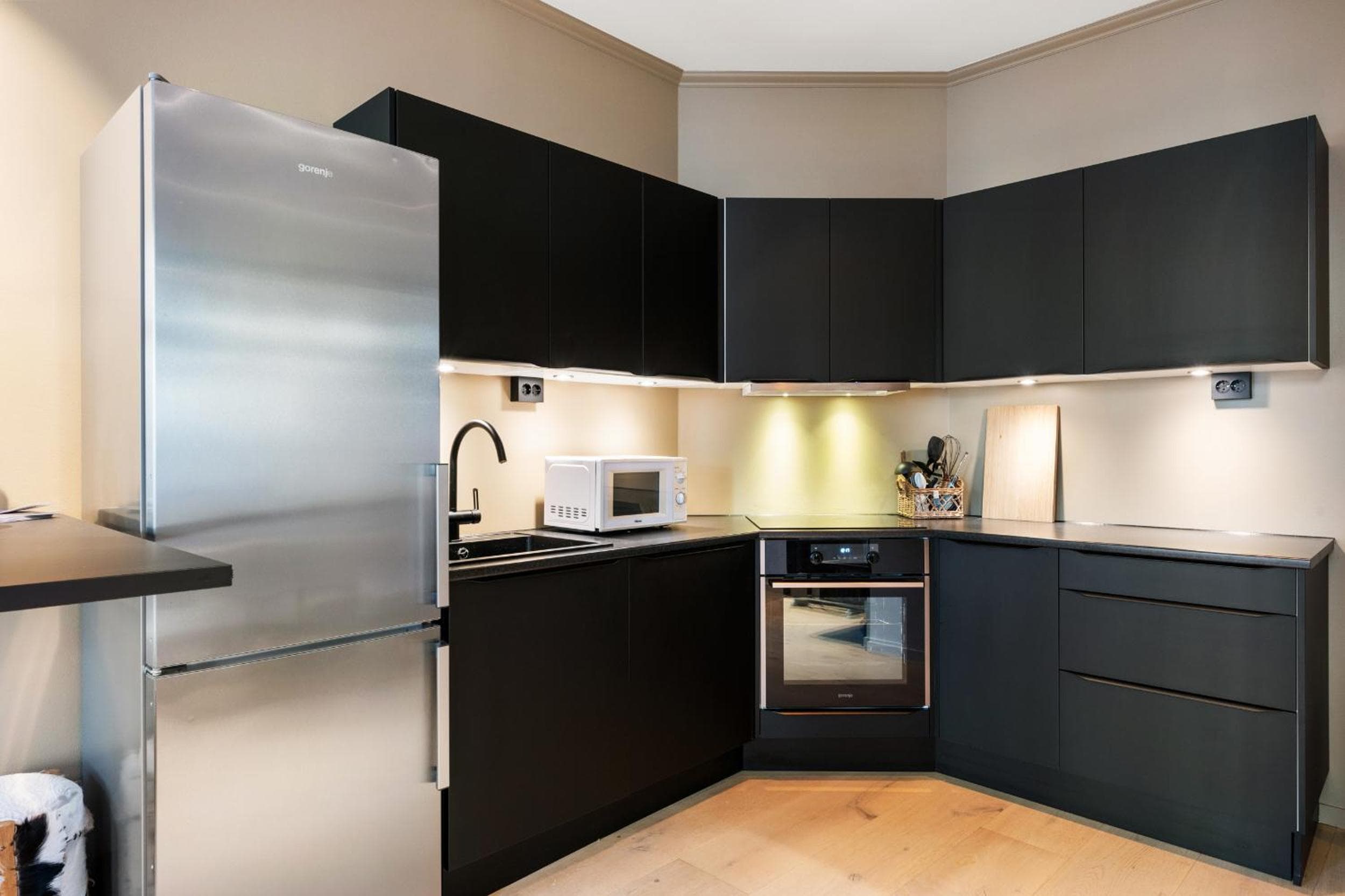 Photograph supplied for Modern 2nd-Floor Luxury Apartement