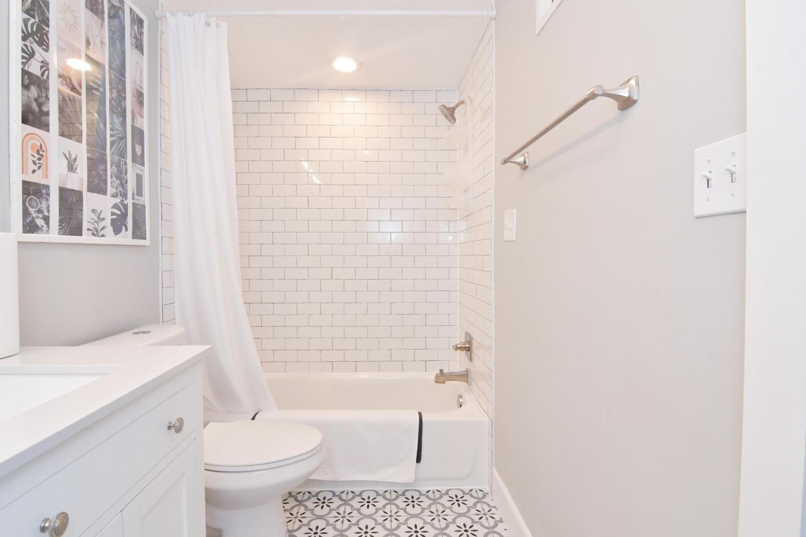 Photograph supplied for Beautiful Home w/ Rooftop Deck Within A 5 Mintue Walk To Johns Hopkins Hospital