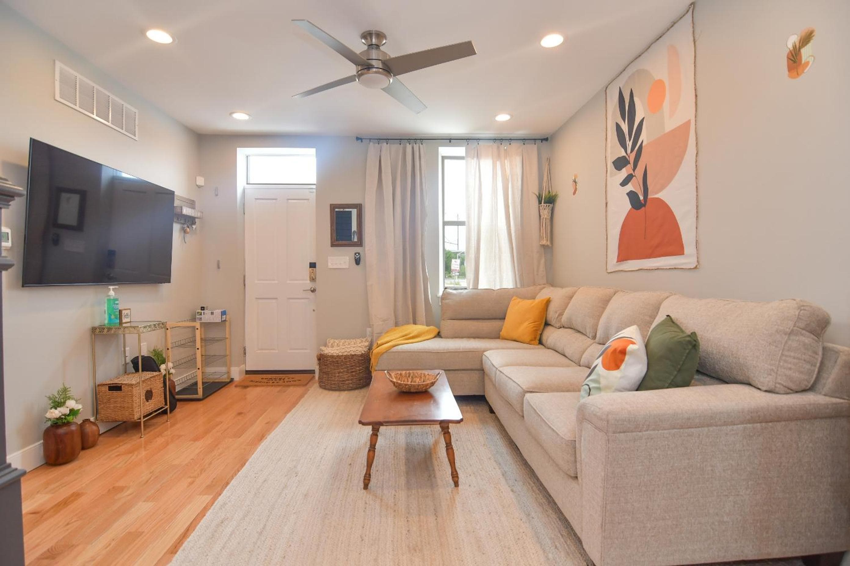 Photograph supplied for Beautiful Home w/ Rooftop Deck Within A 5 Mintue Walk To Johns Hopkins Hospital