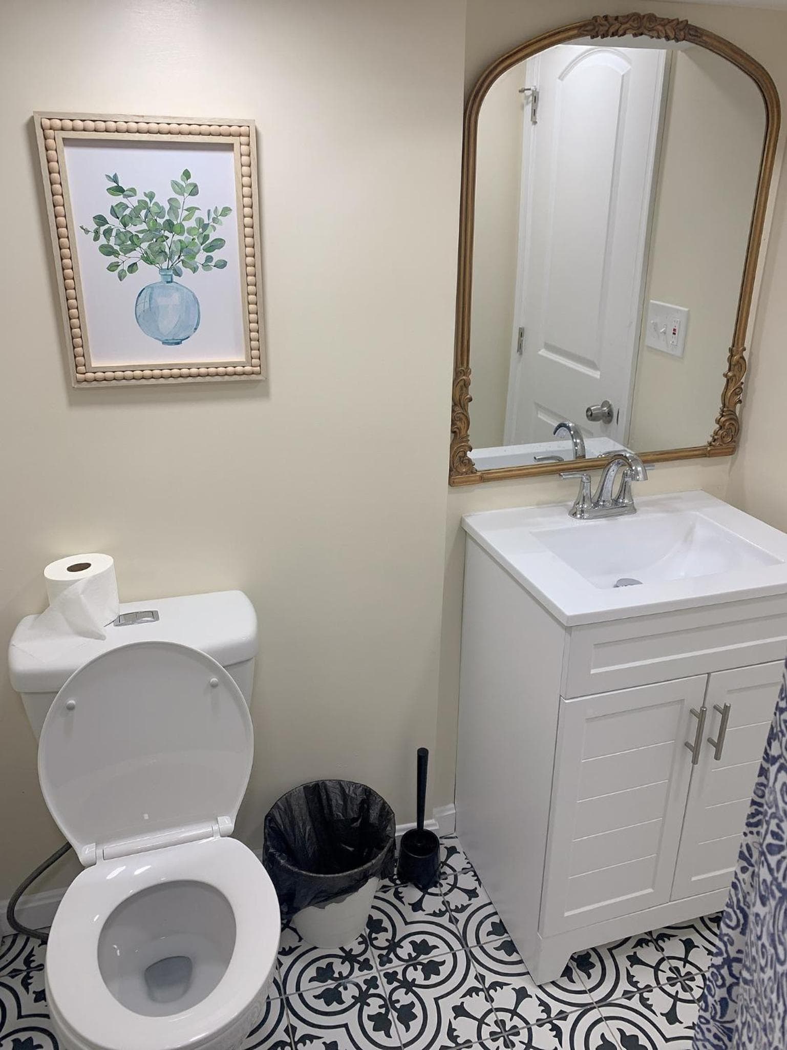 Photograph supplied for Brand new bedroom next Camden yard , convention center