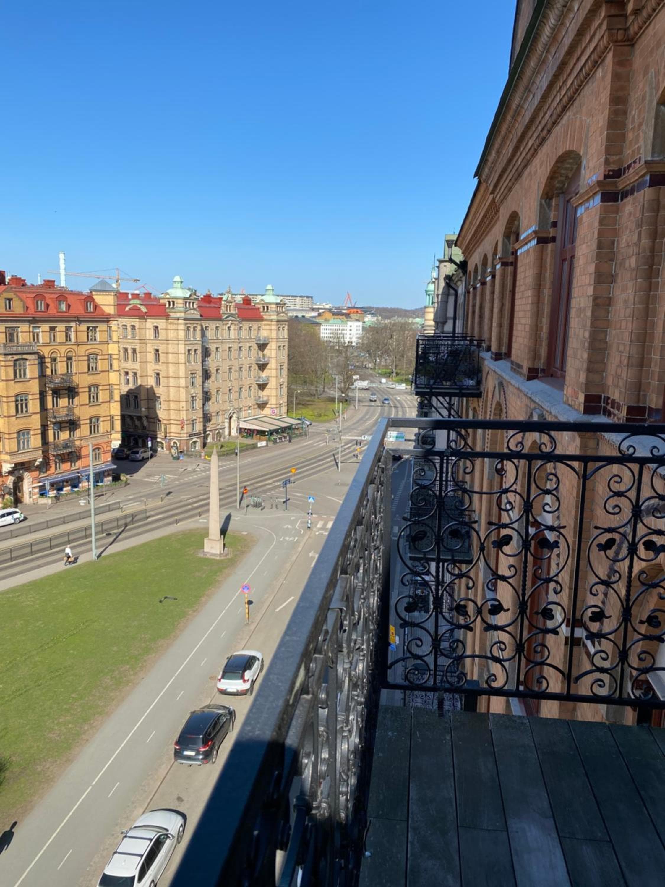 Photograph supplied for Luxury Apartment In City Hotspot