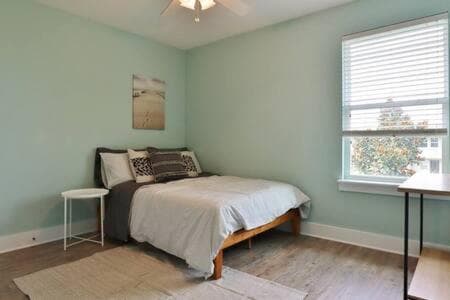 Photograph supplied for Spacious 4 BR Beach Retreat - Blocks From Beach