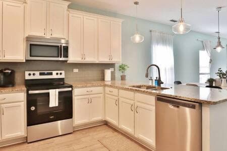Photograph supplied for Spacious 4 BR Beach Retreat - Blocks From Beach