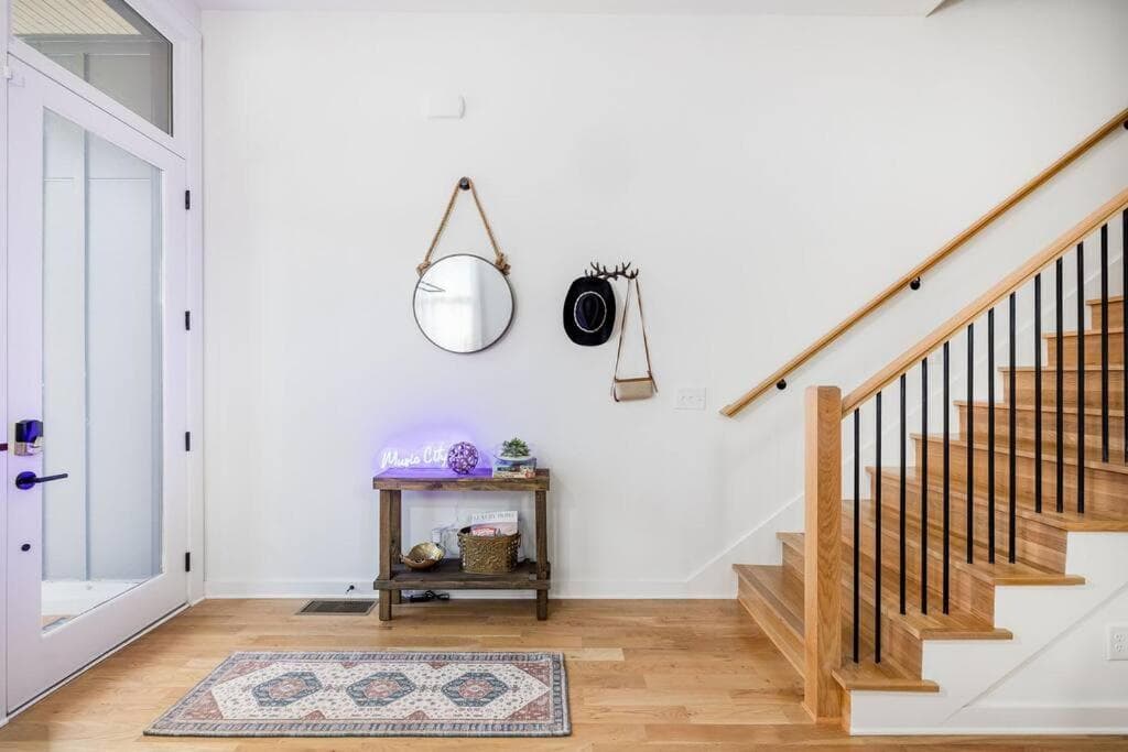 Photograph supplied for Huge Elegant 1 Bd - Big Living space, Free Parking