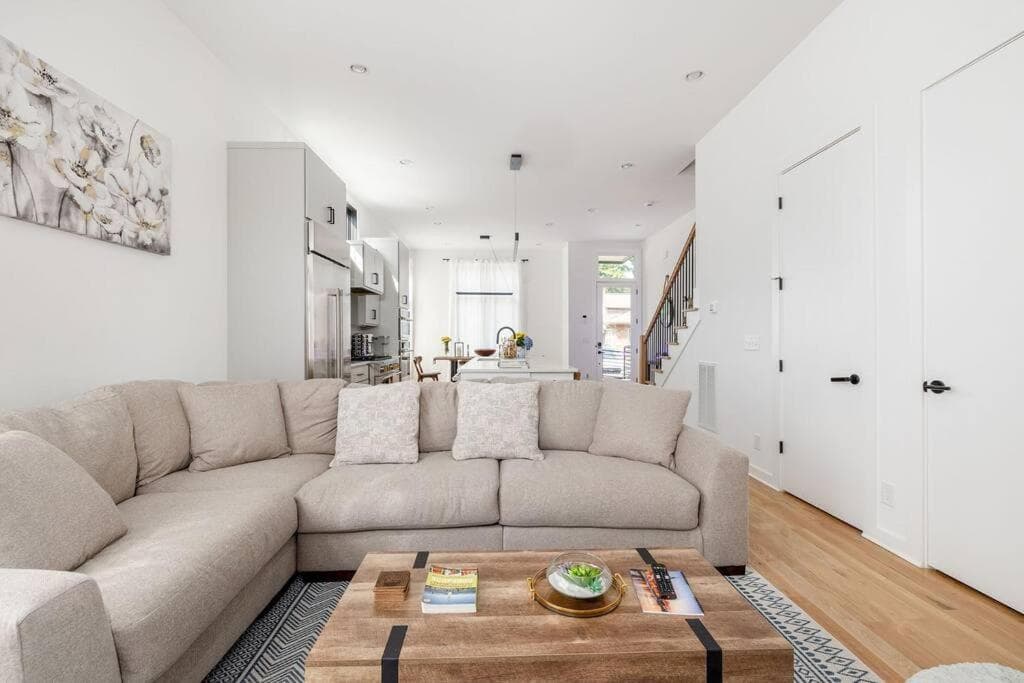 Photograph supplied for Huge Elegant 1 Bd - Big Living space, Free Parking
