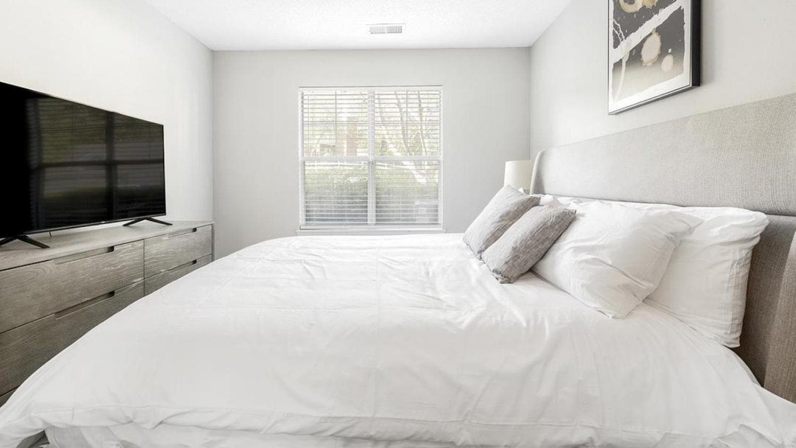 Photograph supplied for Landing Modern Apartment with Amazing Amenities (ID9155X81)