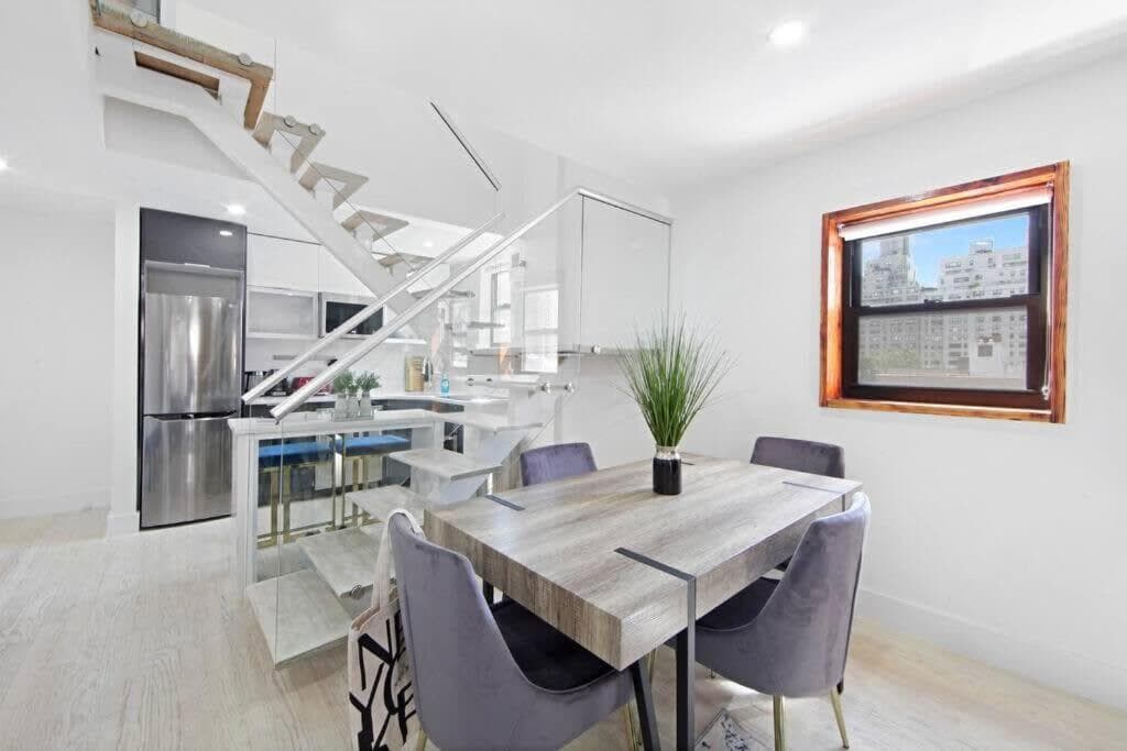 Photograph supplied for 75-5C 3BR LUXURY Duplex BRAND NEW W&D Elevator
