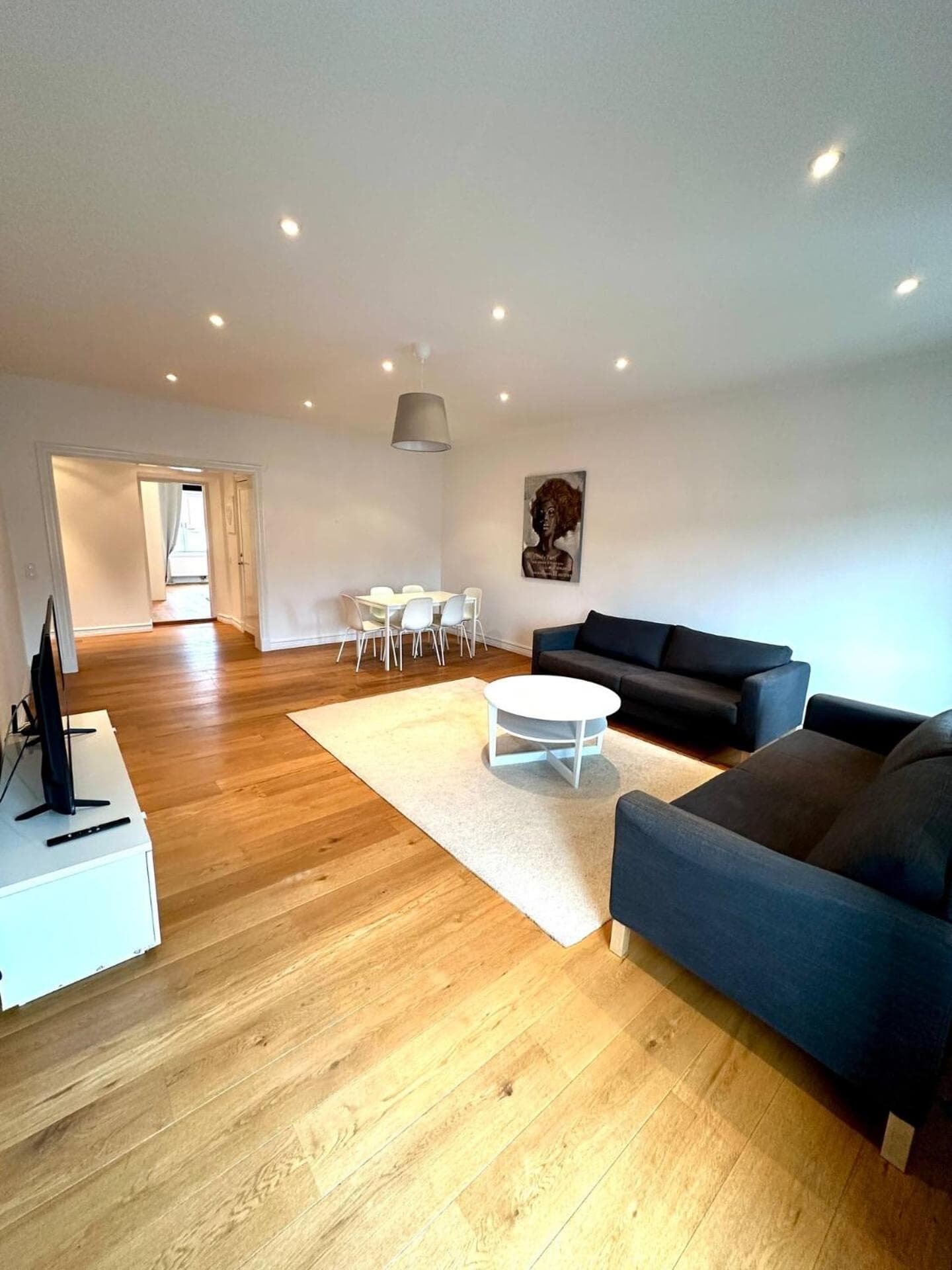 Photograph supplied for Luxury Apartment In City