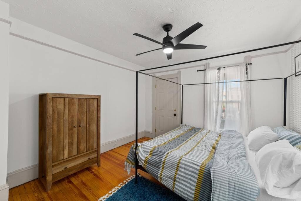 Photograph supplied for Pet Friendly 2BR in Little Italy # 3