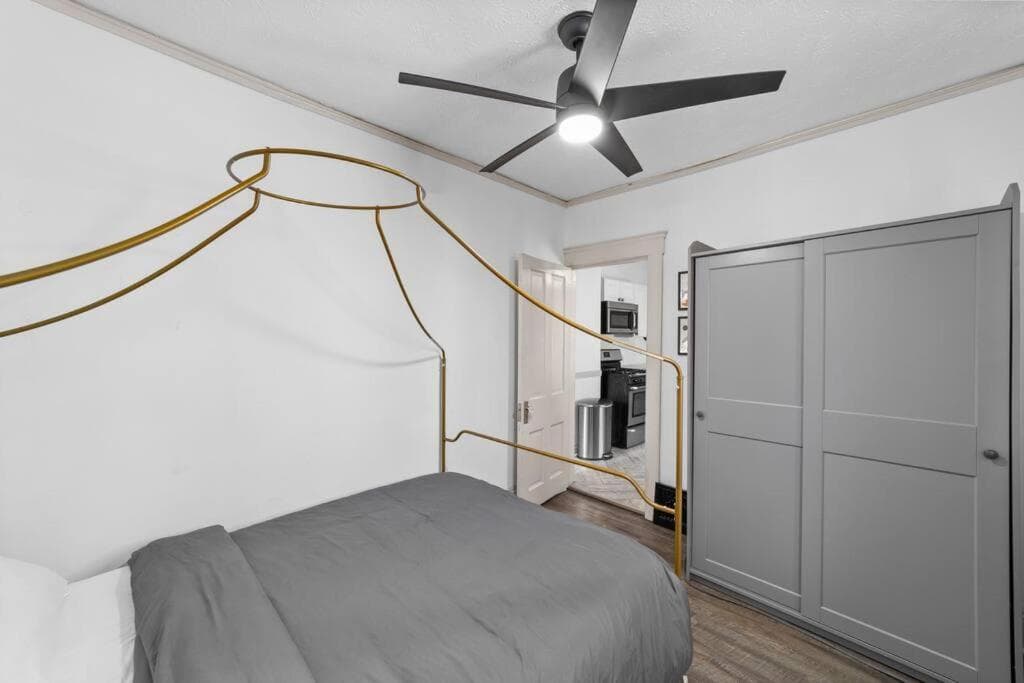 Photograph supplied for Pet Friendly 2BR in Little Italy # 3