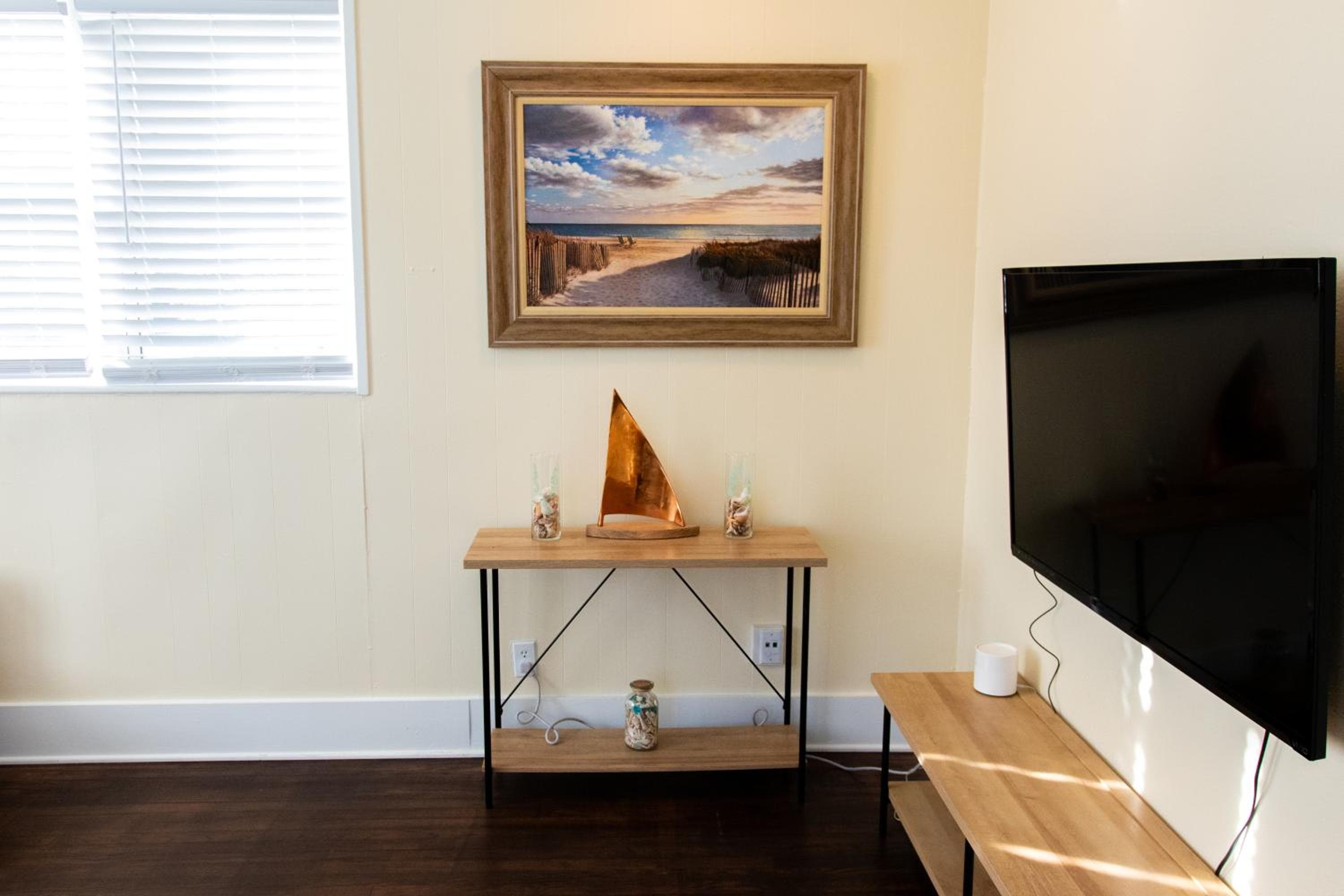 Photograph supplied for Cozy One Bedroom Unit In the Heart of Jax Beach!