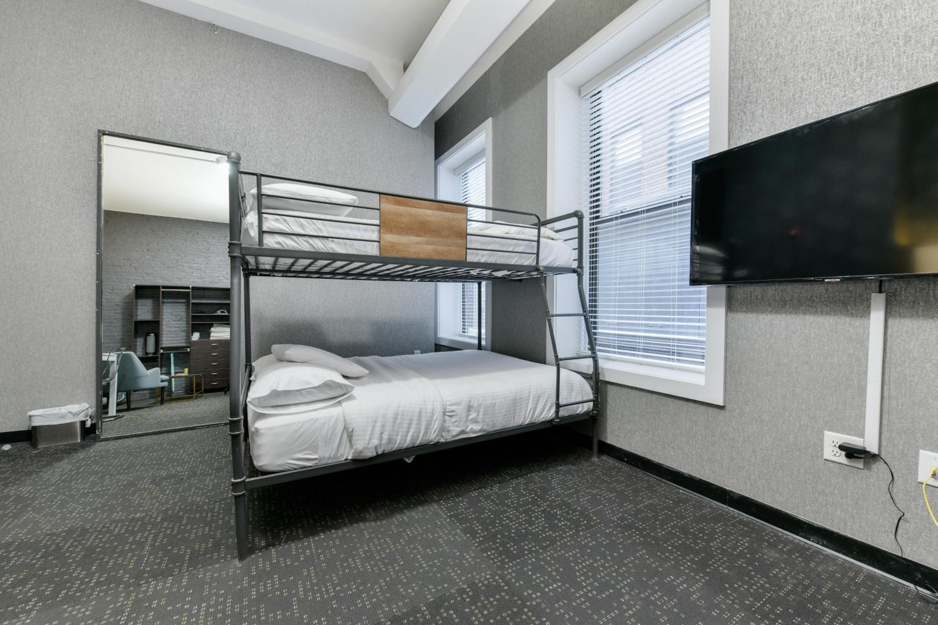 Photograph supplied for Temple Place Suites 2+3