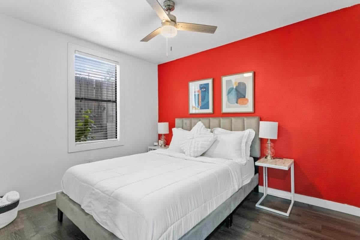 Photograph supplied for Arbor Villas I 8 Apts Sleeps 57 Great Location