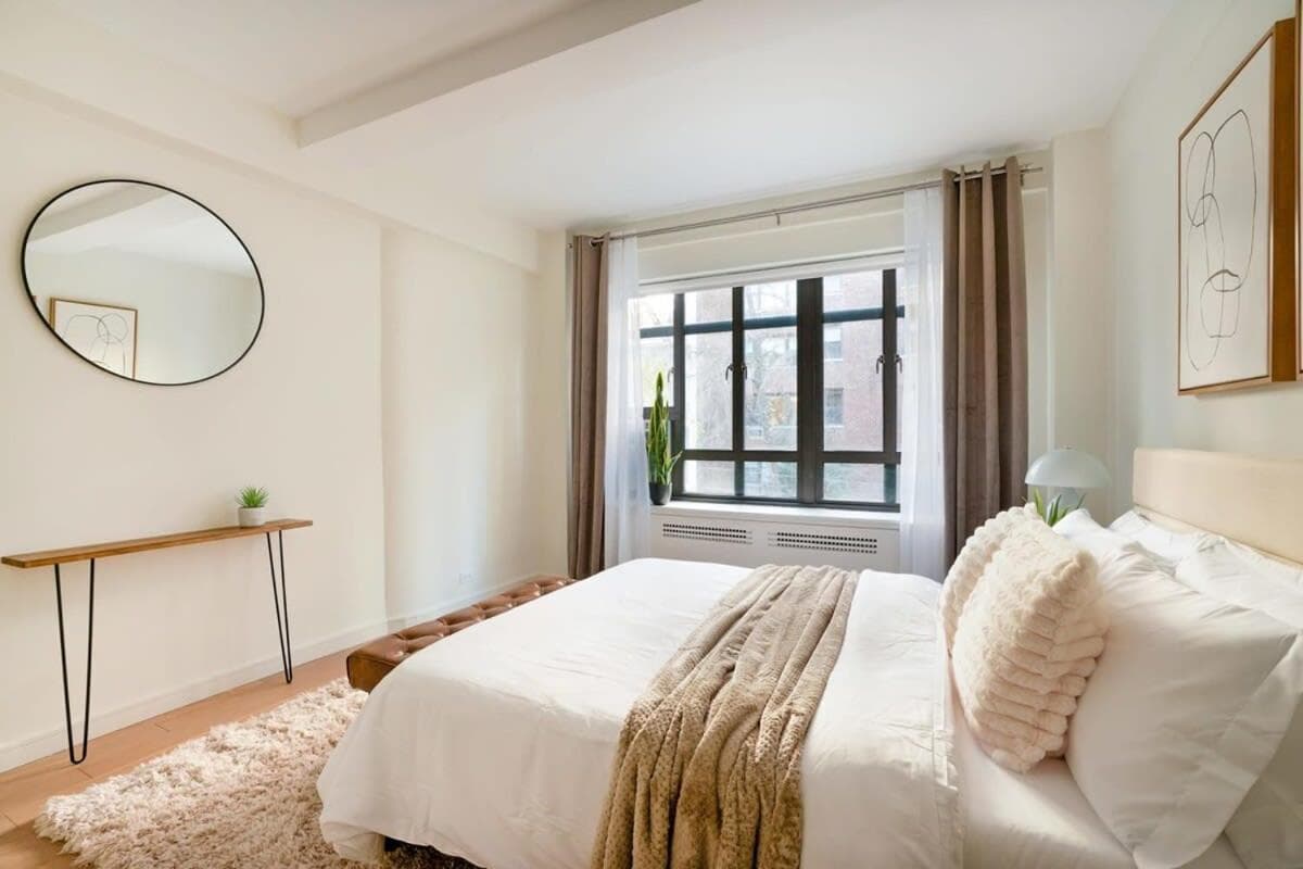 Photograph supplied for 52-3DE Newly renovated 2BR BTH Midtown East
