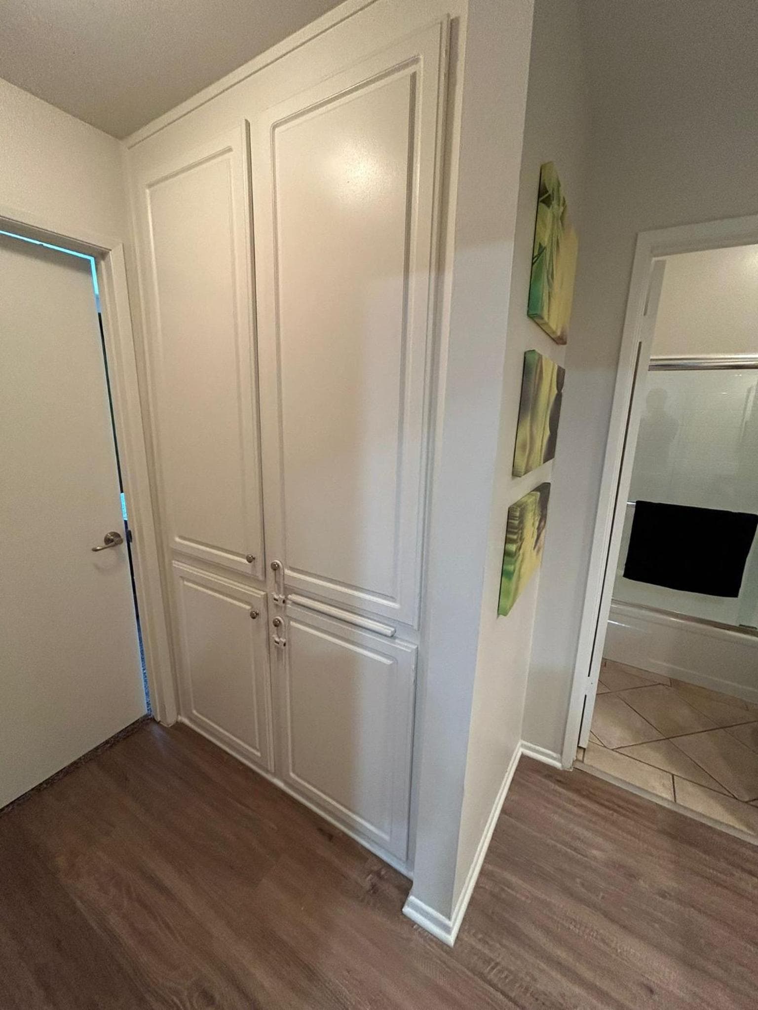 Photograph supplied for Beverly Hills Midle City 1 br Apt with Parking 202
