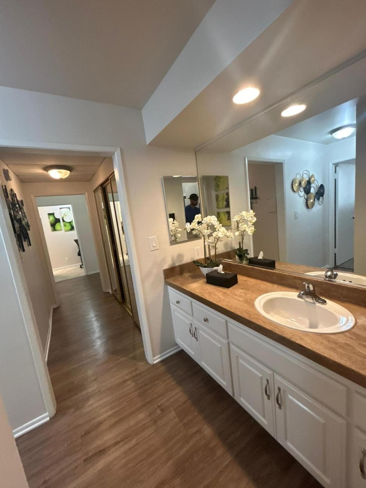Photograph supplied for Beverly Hills City Vibe 1 br Apt w Parking 324