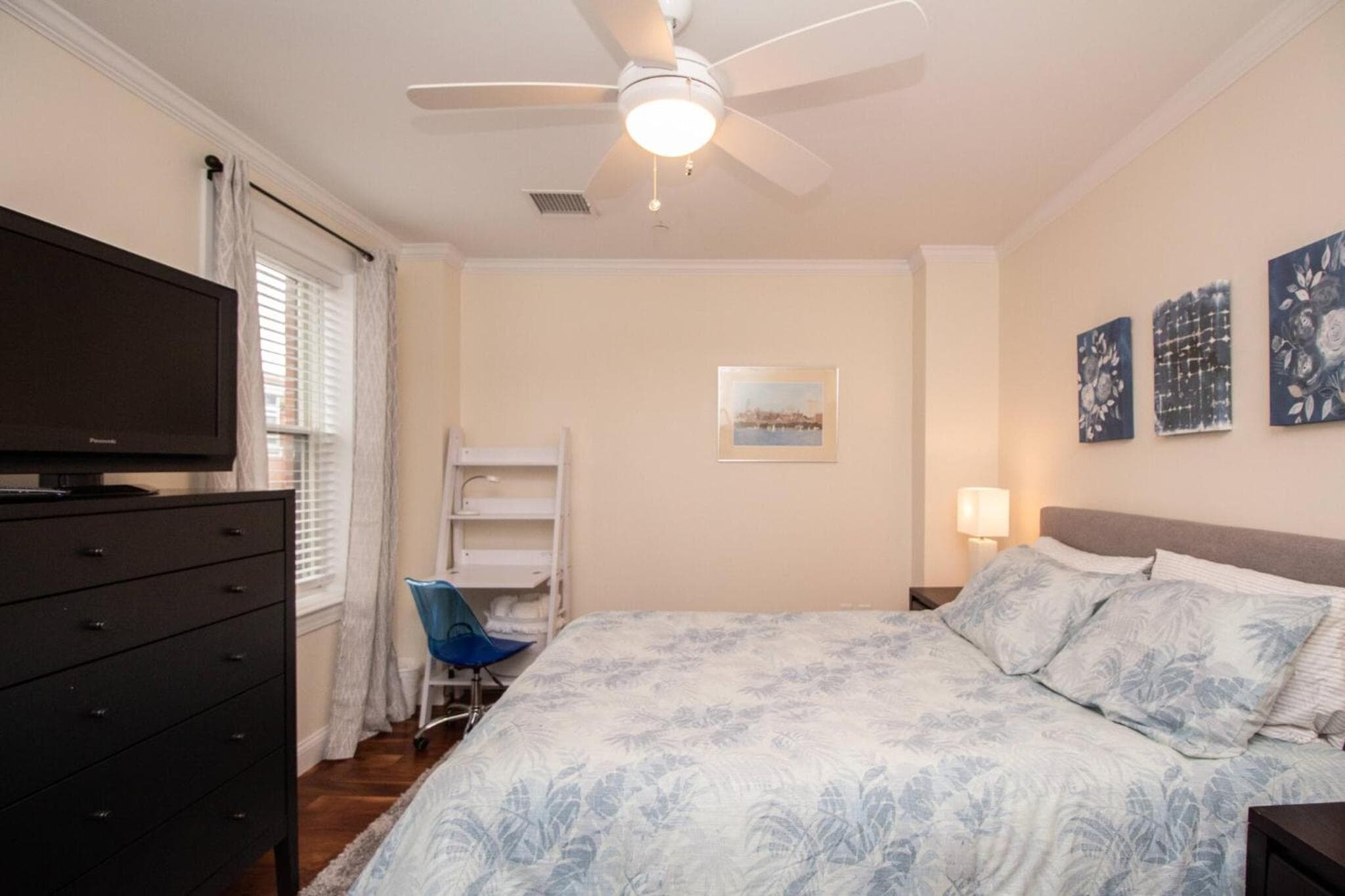 Photograph supplied for 2 Bedroom Unit w Elevator & In-Unit Laundry