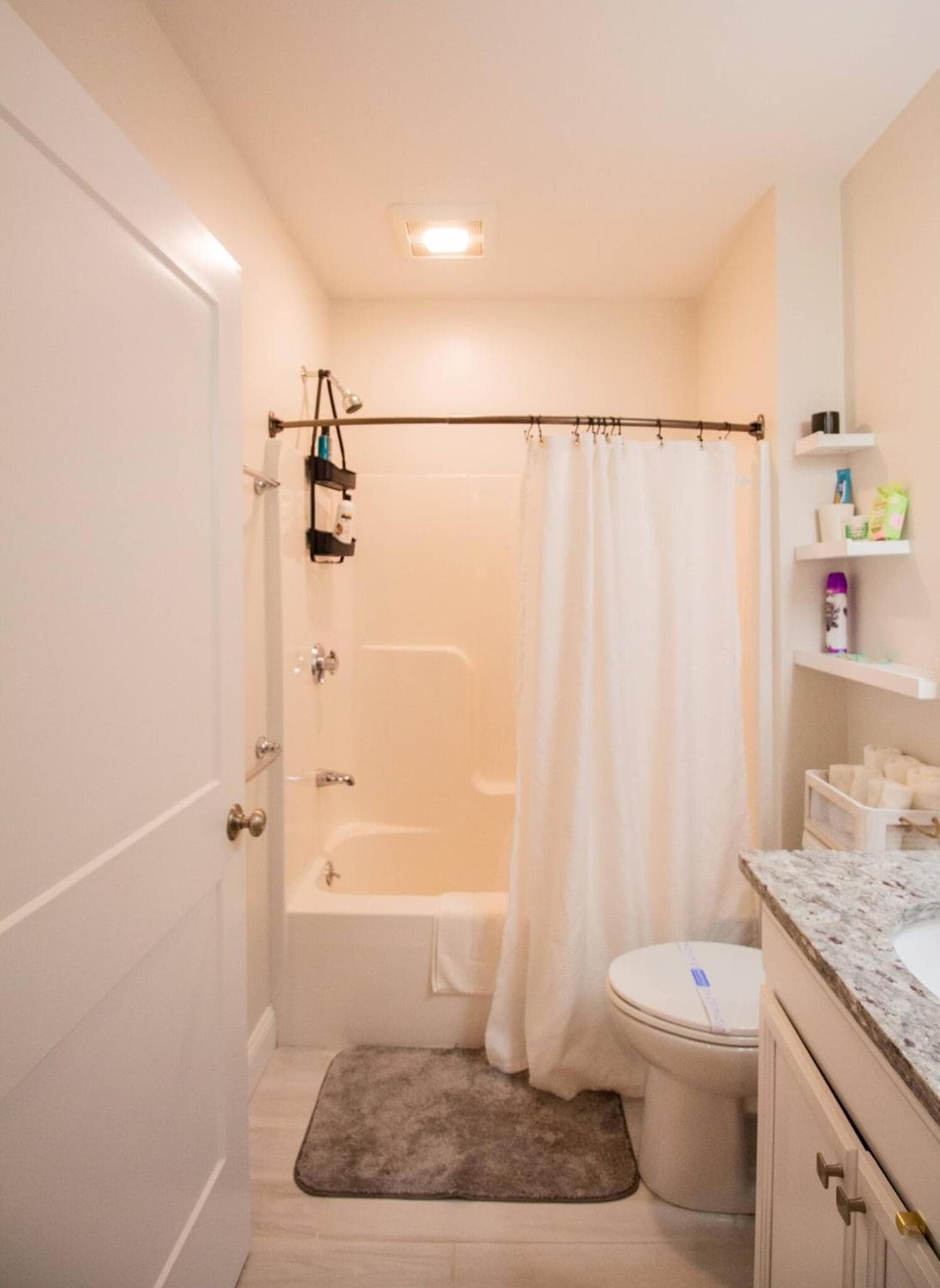 Photograph supplied for 2 Bedroom Unit w Elevator & In-Unit Laundry